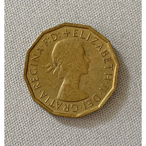 1967 UK Great Britain 3 Pence Thruppence Thrupenny Queen Elizabeth II Coin (67d)